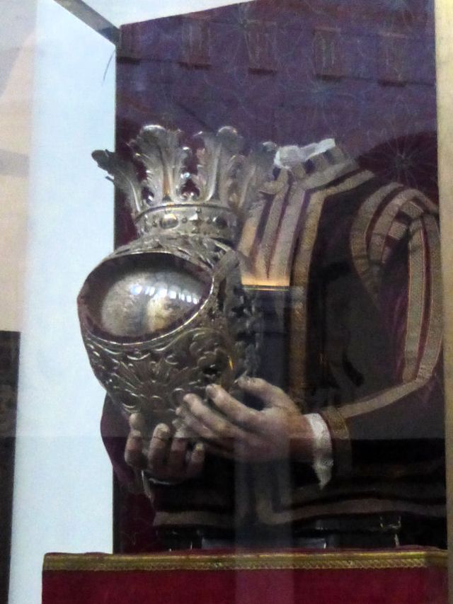 St. Justus, Boy